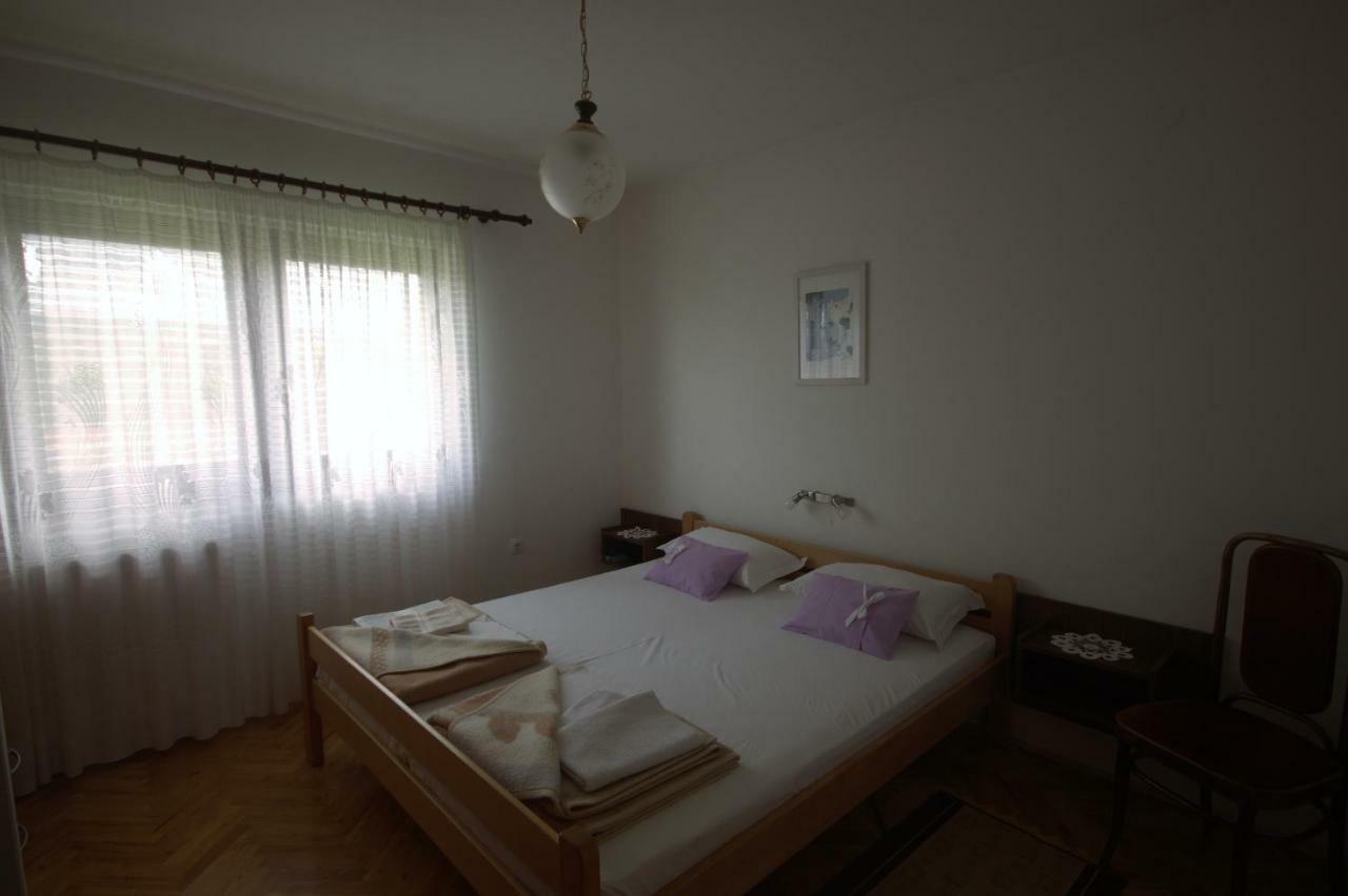 Apartments Cvelic Milovcic Malinska Exterior foto